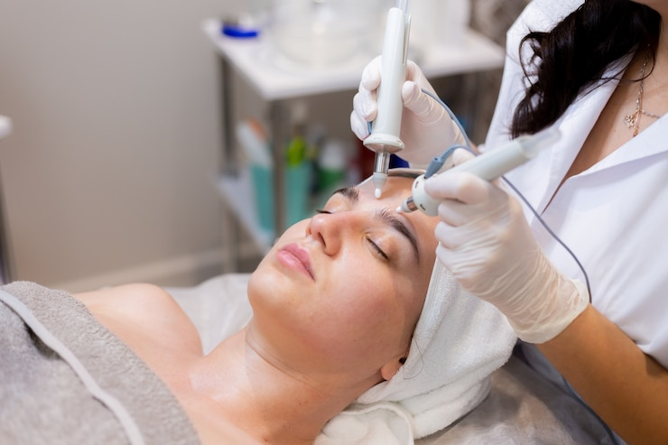 Best Dermatology Clinic in Noida – Discover Expert Skin Care at Reviva Skin & Surgery Clinic